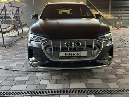 Audi Q5 e-tron 2022 года за 45 000 000 тг. в Алматы – фото 2