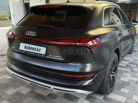 Audi Q5 e-tron 2022 года за 45 000 000 тг. в Алматы – фото 4