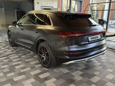 Audi Q5 e-tron 2022 года за 45 000 000 тг. в Алматы – фото 3