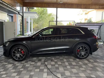 Audi Q5 e-tron 2022 года за 45 000 000 тг. в Алматы – фото 5