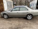 Toyota Camry 1999 года за 3 150 000 тг. в Караганда – фото 2