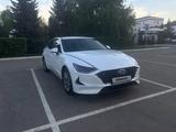 Hyundai Sonata 2022 годаүшін11 500 000 тг. в Уральск