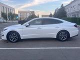 Hyundai Sonata 2022 годаүшін11 500 000 тг. в Уральск – фото 4