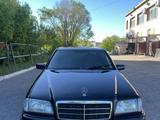 Mercedes-Benz C 200 1995 годаfor1 500 000 тг. в Караганда – фото 2
