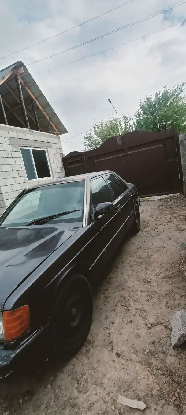 Mercedes-Benz 190, 1990