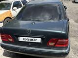 Mercedes-Benz E 320 1997 годаfor1 900 000 тг. в Астана – фото 4