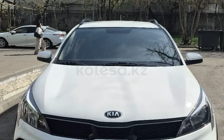 Kia Rio X-Line 2021 года за 7 300 000 тг. в Алматы
