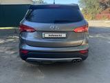 Hyundai Santa Fe 2015 годаүшін11 000 000 тг. в Актобе – фото 4