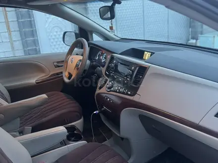 Toyota Sienna 2014 года за 13 800 000 тг. в Алматы