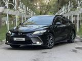 Toyota Camry 2023 года за 16 950 000 тг. в Алматы