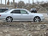 Mercedes-Benz E 200 1998 года за 3 850 000 тг. в Жезказган – фото 5