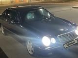 Mercedes-Benz E 320 2000 года за 5 800 000 тг. в Актау – фото 2