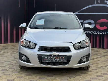 Chevrolet Aveo 2014 года за 3 650 000 тг. в Атырау – фото 2