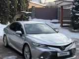 Toyota Camry 2018 года за 14 000 000 тг. в Алматы – фото 4