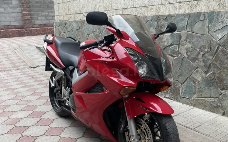 Honda  VFR 800 2004 года за 2 400 000 тг. в Алматы