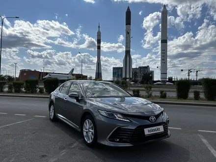 Toyota Camry 2022 года за 14 700 000 тг. в Астана – фото 3