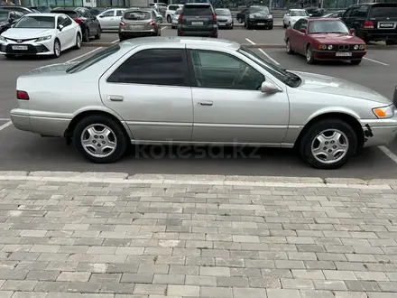 Toyota Camry 2000 года за 3 050 000 тг. в Астана – фото 3