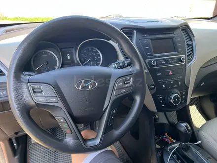 Hyundai Santa Fe 2018 года за 6 000 000 тг. в Актобе – фото 15