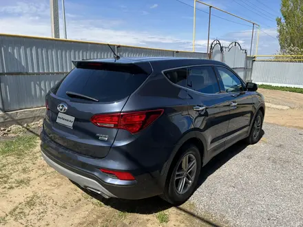 Hyundai Santa Fe 2018 года за 6 000 000 тг. в Актобе – фото 6