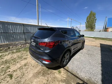 Hyundai Santa Fe 2018 года за 6 000 000 тг. в Актобе – фото 10