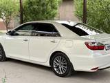 Toyota Camry 2017 года за 13 500 000 тг. в Шымкент – фото 4
