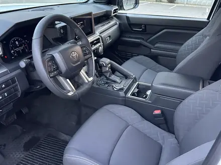 Toyota Tacoma 2025 года за 28 800 000 тг. в Алматы – фото 15