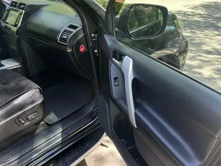 Toyota Land Cruiser Prado 2018 года за 25 000 000 тг. в Караганда – фото 12
