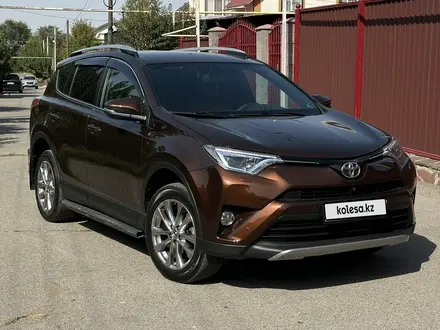 Toyota RAV4 2016 года за 11 800 000 тг. в Алматы