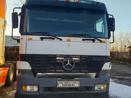 Mercedes-Benz  Actros 2000 года за 8 000 000 тг. в Павлодар