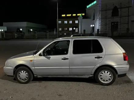 Volkswagen Golf 1996 года за 1 900 000 тг. в Есик – фото 17