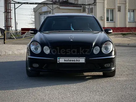 Mercedes-Benz E 500 2004 года за 7 800 000 тг. в Жанаозен – фото 13