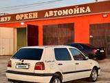 Volkswagen Golf 1993 года за 1 400 000 тг. в Актау – фото 3