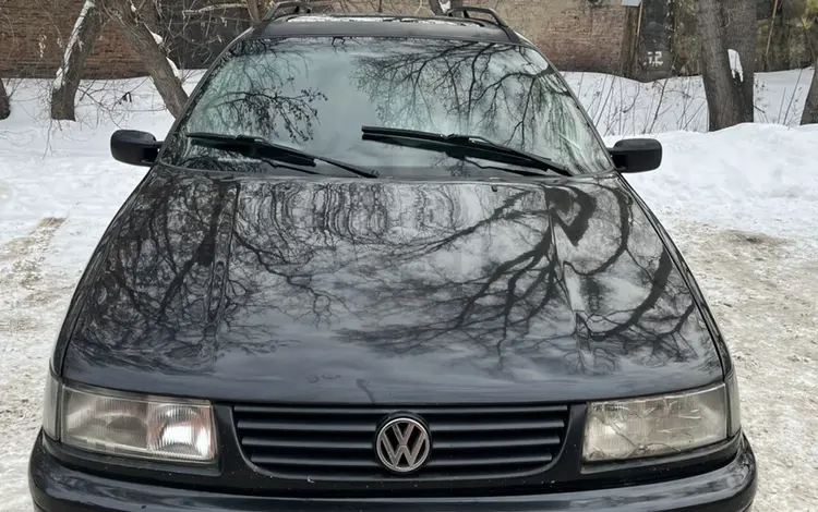 Volkswagen Passat 1994 годаүшін1 800 000 тг. в Усть-Каменогорск