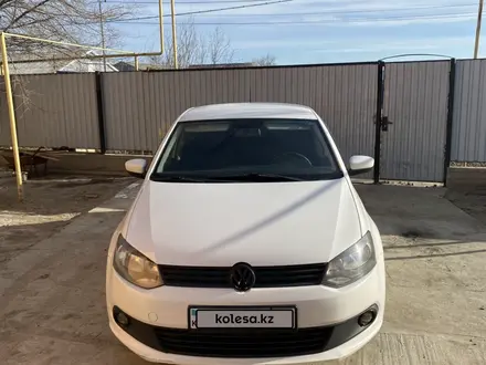 Volkswagen Polo 2013 года за 4 000 000 тг. в Атырау – фото 2