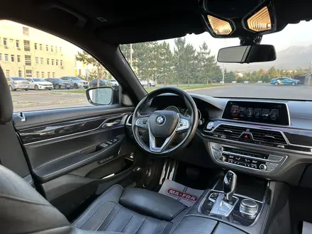 BMW 740 2015 года за 19 700 000 тг. в Алматы – фото 11