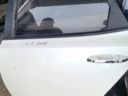 Двери на HYUNDAI KIA за 1 000 тг. в Шымкент