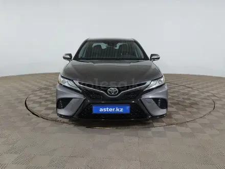 Toyota Camry 2019 года за 13 300 000 тг. в Шымкент – фото 2