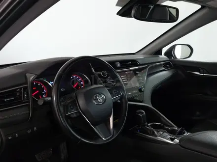Toyota Camry 2019 года за 13 300 000 тг. в Шымкент – фото 12