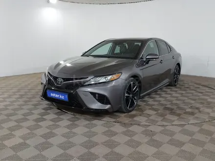 Toyota Camry 2019 года за 13 300 000 тг. в Шымкент