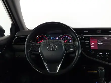 Toyota Camry 2019 года за 13 300 000 тг. в Шымкент – фото 13