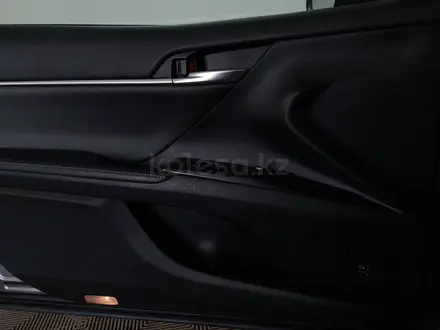 Toyota Camry 2019 года за 13 300 000 тг. в Шымкент – фото 22