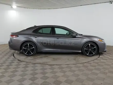 Toyota Camry 2019 года за 13 300 000 тг. в Шымкент – фото 4