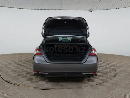 Toyota Camry 2019 года за 13 300 000 тг. в Шымкент – фото 9