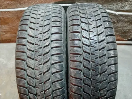 Резина б у 195*65*15 Bridgestone, (M + S), 2 шт., б у из Европы. за 25 000 тг. в Караганда