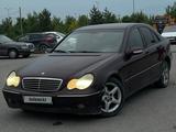 Mercedes-Benz C 180 2003 года за 3 300 000 тг. в Алматы