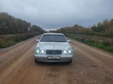 Mercedes-Benz E 200 1998 годаүшін2 700 000 тг. в Щучинск – фото 2
