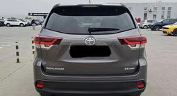 Toyota Highlander 2019 года за 12 000 000 тг. в Актобе – фото 4