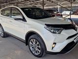 Toyota RAV4 2017 года за 15 300 000 тг. в Алматы – фото 4