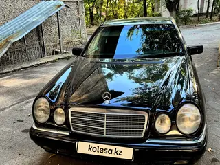 Mercedes-Benz E 320