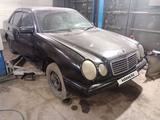 Mercedes-Benz E 200 1997 годаүшін850 000 тг. в Петропавловск – фото 2